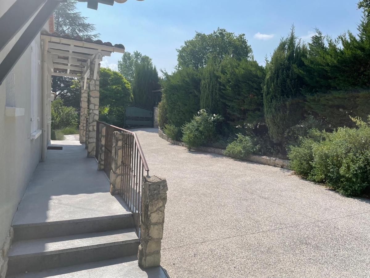 Villa Camille Cereste Exterior photo