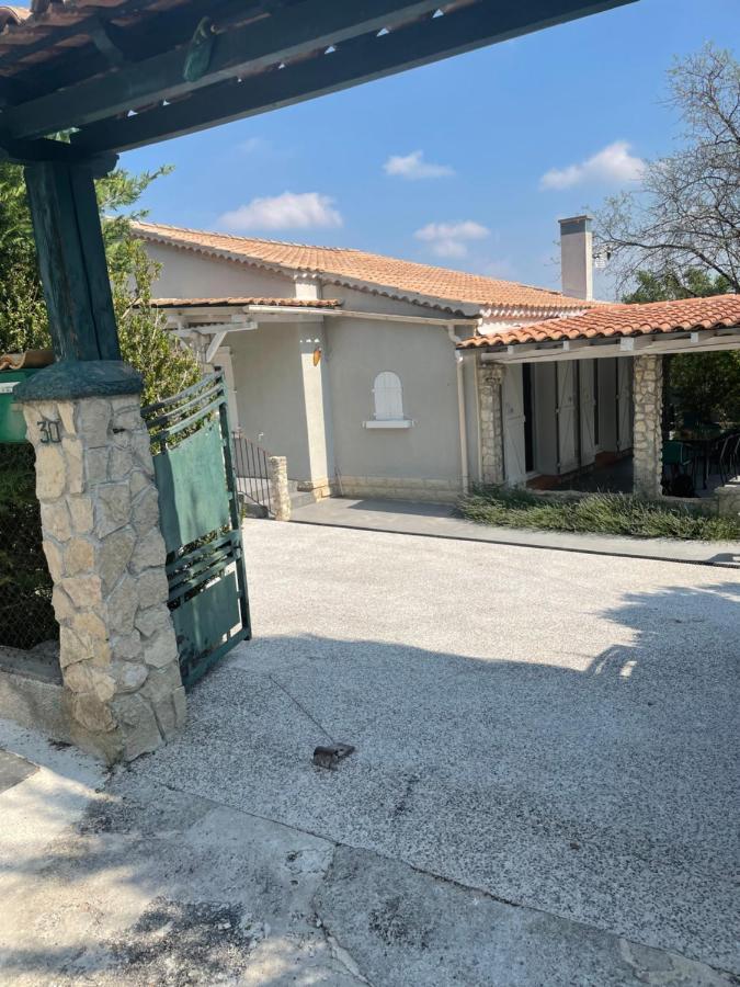 Villa Camille Cereste Exterior photo